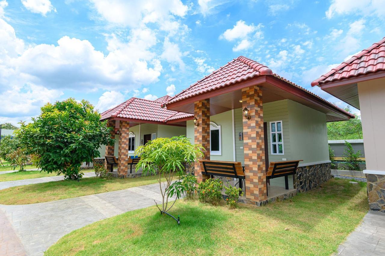 Avarin Resort Pak Chong Exterior foto